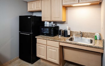 Standard Room, 1 King Bed, Accessible, Refrigerator & Microwave