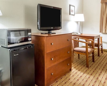 Standard Room, 2 Queen Beds, Non Smoking
