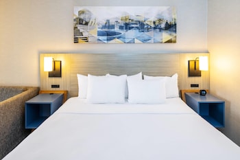 Room, 1 King Bed with Sofa bed, Non Smoking