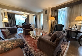 Suite, 1 King Bed, Non Smoking (Living Room;Presidential)