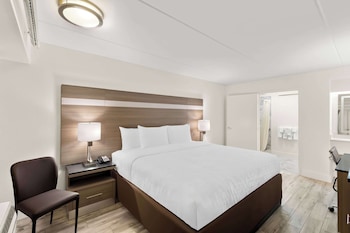Standard Room, 1 King Bed, Non Smoking