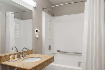 Standard Room, 1 King Bed, Accessible