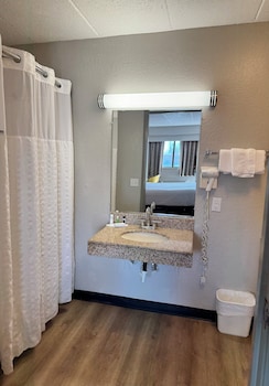 Standard Room, 1 King Bed, Accessible