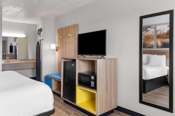 Standard Room, 1 King Bed