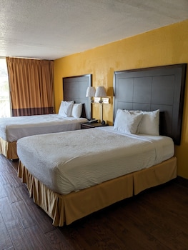 Deluxe Room, 2 Queen Beds, Non Smoking