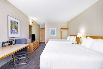 Room, 2 Queen Beds, Non Smoking