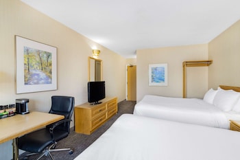 Room, 2 Queen Beds, Non Smoking
