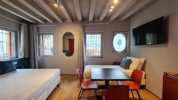 One-Bedroom Apartment (Annex Building)