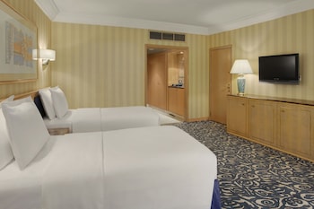 Deluxe Room Partial Haram View with Two Twin Beds
