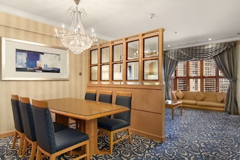 One Bedroom Suite Haram View With Two Twin Beds