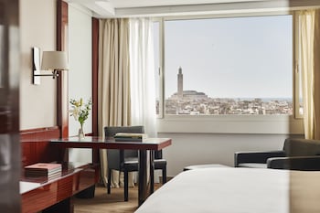 Club Room, 1 King Bed (Club Access)