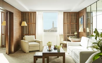 Executive Suite (Regency)