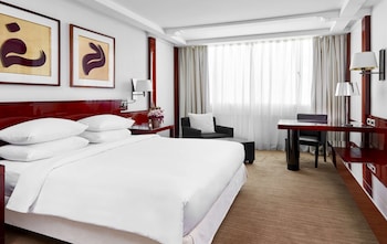 Club Room, 1 King Bed (Club Access)