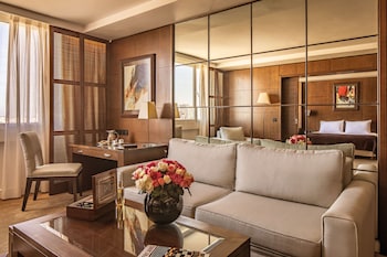 Executive Suite (Regency)