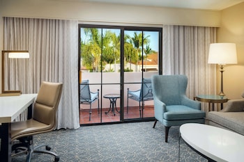Room, 1 King Bed, Accessible (Hearing)