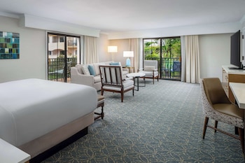 Junior Suite, 1 King Bed, Accessible (Roll-In Shower)
