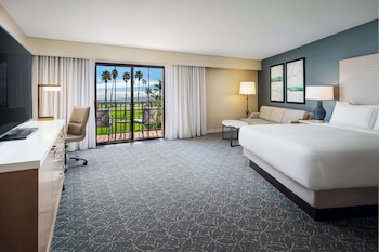 Room, 1 King Bed, Accessible, Partial Ocean View (Bathtub)