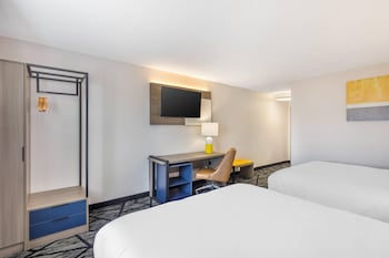 Standard Room, 2 Queen Beds, Non Smoking