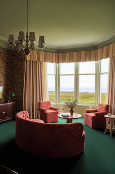 Suite, 1 King Bed (Marine Junior Suite Sea View)
