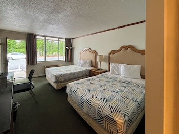 Deluxe Room, 2 Double Beds, Non Smoking, Refrigerator & Microwave