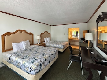 Deluxe Room, 2 Double Beds, Non Smoking, Refrigerator & Microwave