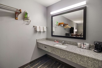 Room, 2 Double Beds, Accessible, Non Smoking (Upgrade)