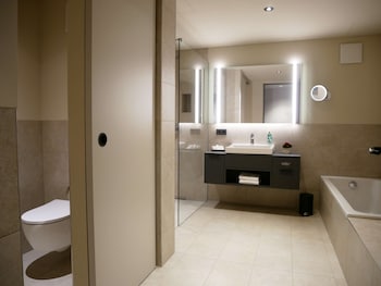Superior Room, 1 King Bed, Annex Building