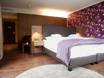 Superior Room, 1 King Bed, Annex Building