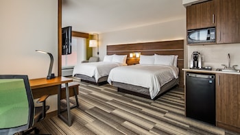 Suite, 2 Queen Beds