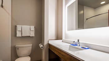 Standard Room, 2 Queen Beds, Accessible (Communications)