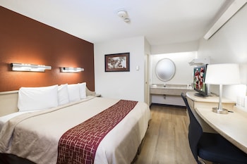 Standard Room, 1 King Bed (Smoke Free)