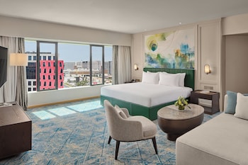Junior Suite King Bed, Club Access