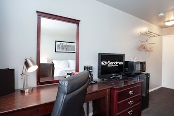 Standard Room, 1 Queen Bed
