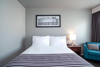 Standard Room, 1 Queen Bed