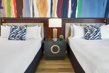 Deluxe 2 Queen Beds