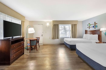 Standard Room, 2 Queen Beds, Non Smoking