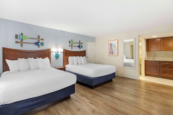 Standard Room, 2 Queen Beds, Non Smoking, Kitchen