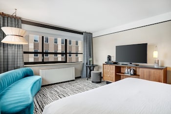 Suite, 1 Bedroom, Accessible (Communications)