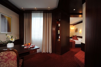 Deluxe Room, 1 Double Bed, Refrigerator