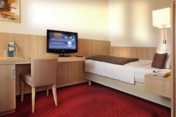 Classic Room, 1 Twin Bed, Refrigerator