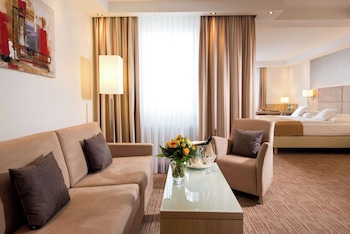 Deluxe Room, 1 Double Bed, Refrigerator
