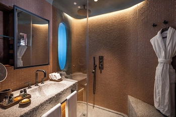Premium Room, 1 King Bed, Sea View (Design, Original Wing)