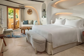 Classic Room, 1 King Bed, Inner View (Contemporary)