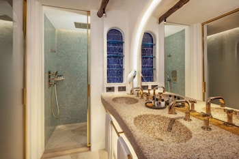 Superior Room, 1 King Bed, Partial Sea View (Contemporary)
