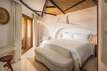 Classic Room, 1 King Bed, Inner View (Contemporary)
