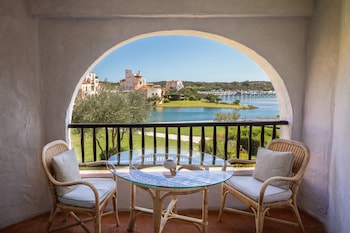 Luxury Suite, 1 King Bed, Sea View (Contemporary, Terrace)