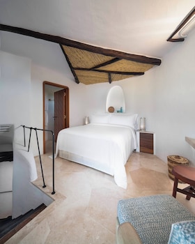 Classic Room, 1 King Bed, Inner View (Contemporary)