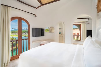 Premium Suite, 1 King Bed, Partial Sea View (Contemporary)
