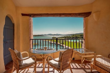 Premium Room, 1 King Bed, Sea View (Contemporary, Terrace)