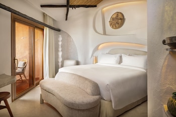 Superior Room, 1 King Bed, Partial Sea View (Contemporary)
